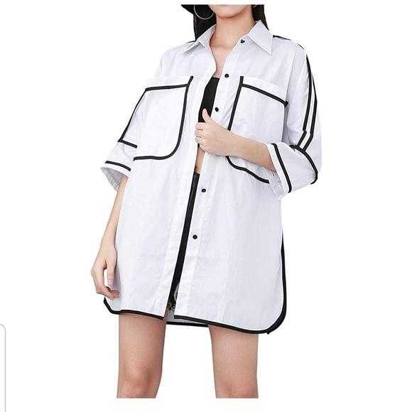 Tops - NWT White Oversized Shirt with Graphic Details